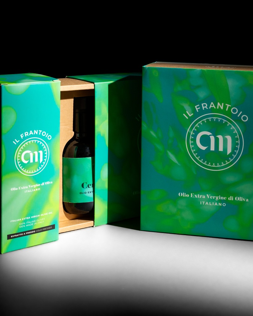 Still life packaging olio, bottiglie e scatole